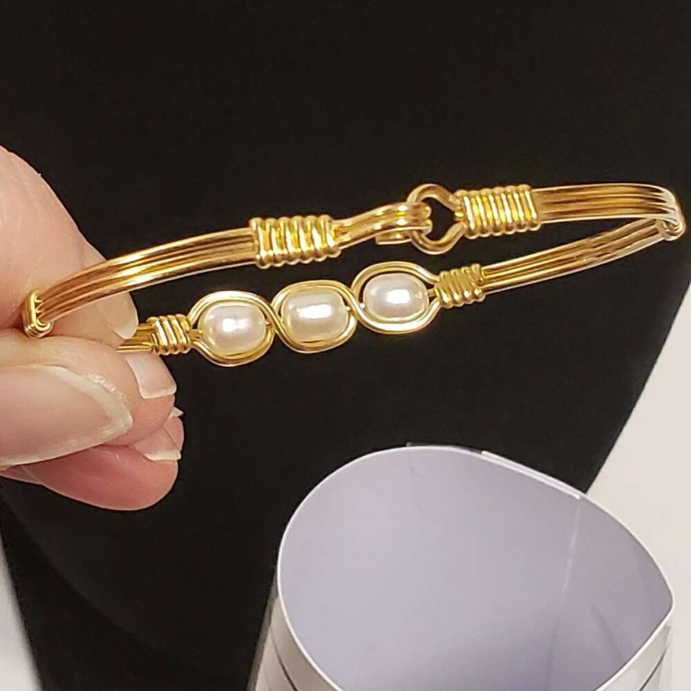 Ronaldo Waverly Pearl 14Kt Gold Wire Bracelet - Picture 5 of 6